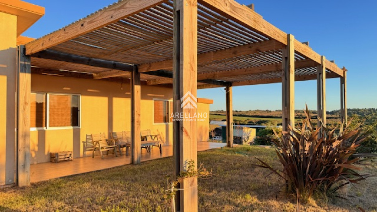Campo Ref.3611 - Chacra de 6 has con 664 m2 - cerca de Piriapolis