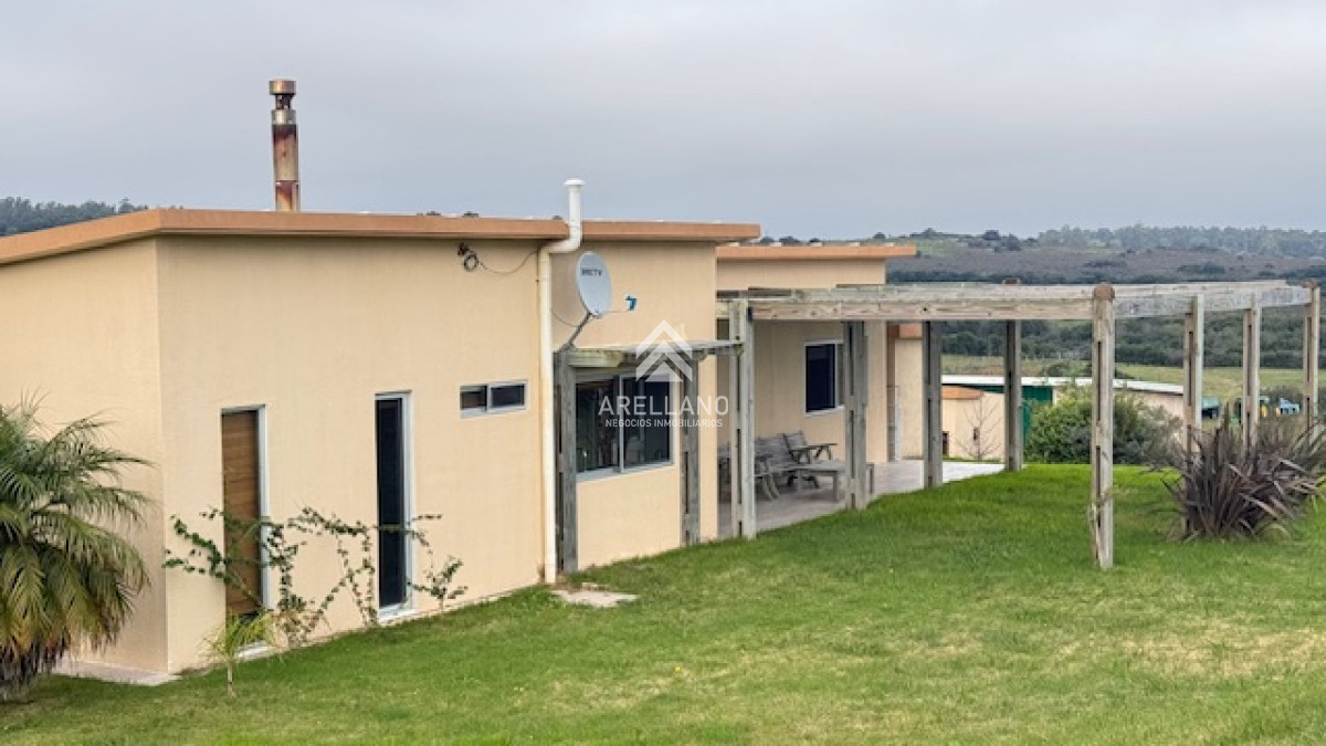 Campo Ref.3611 - Chacra de 6 has con 664 m2 - cerca de Piriapolis