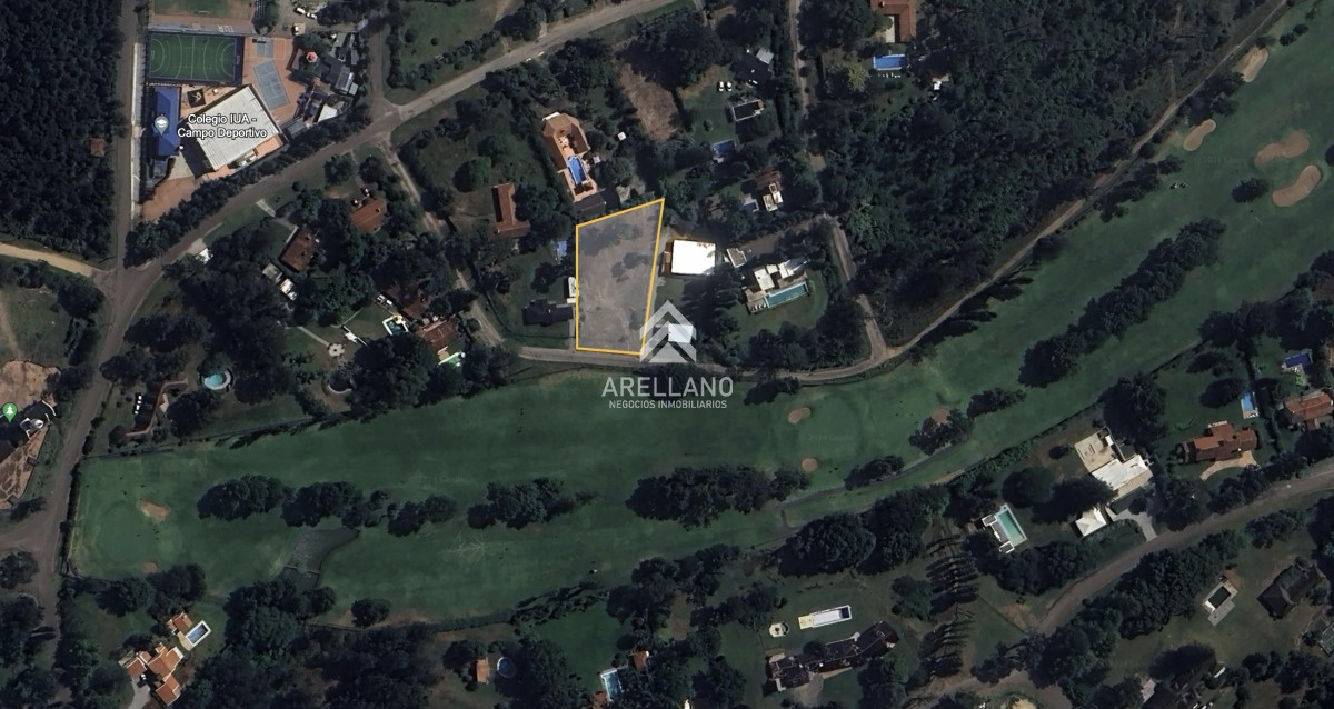 Terreno ID.5200 - Terreno en Barrio del Golf con vista frente a la cancha de golf.