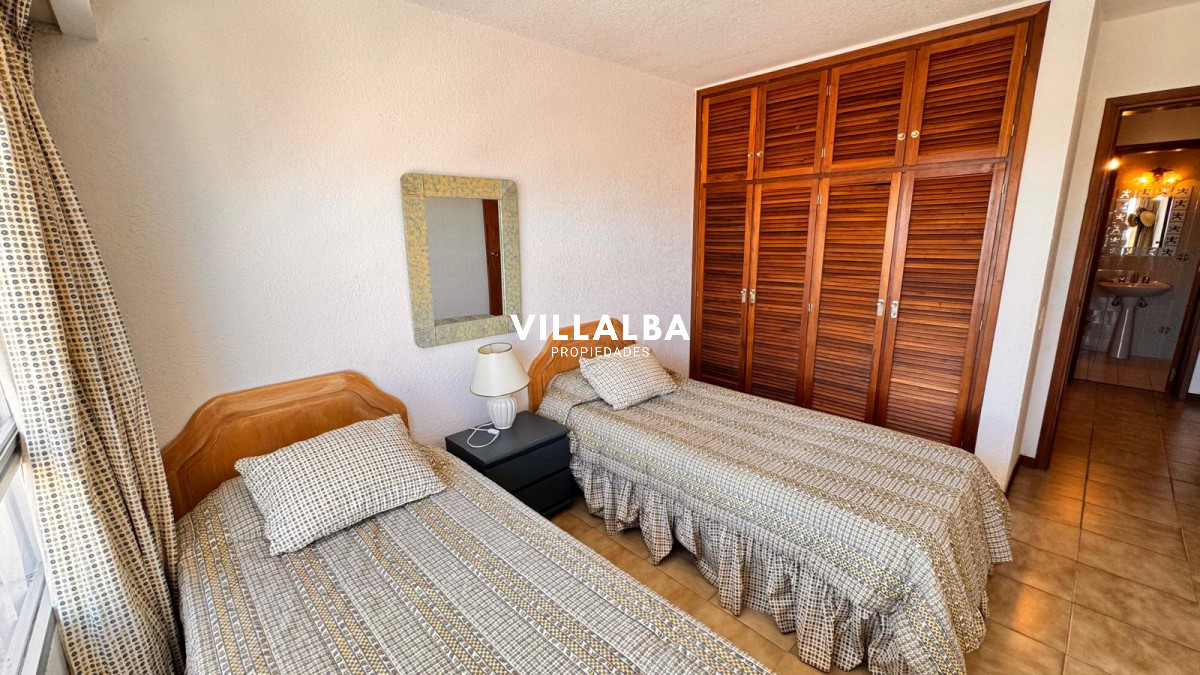 Apartamento ID.4235 - Apto en Torre Gattas -3 dor, 3 Baños, Balcón con vista a la playa mansa y brava. 
