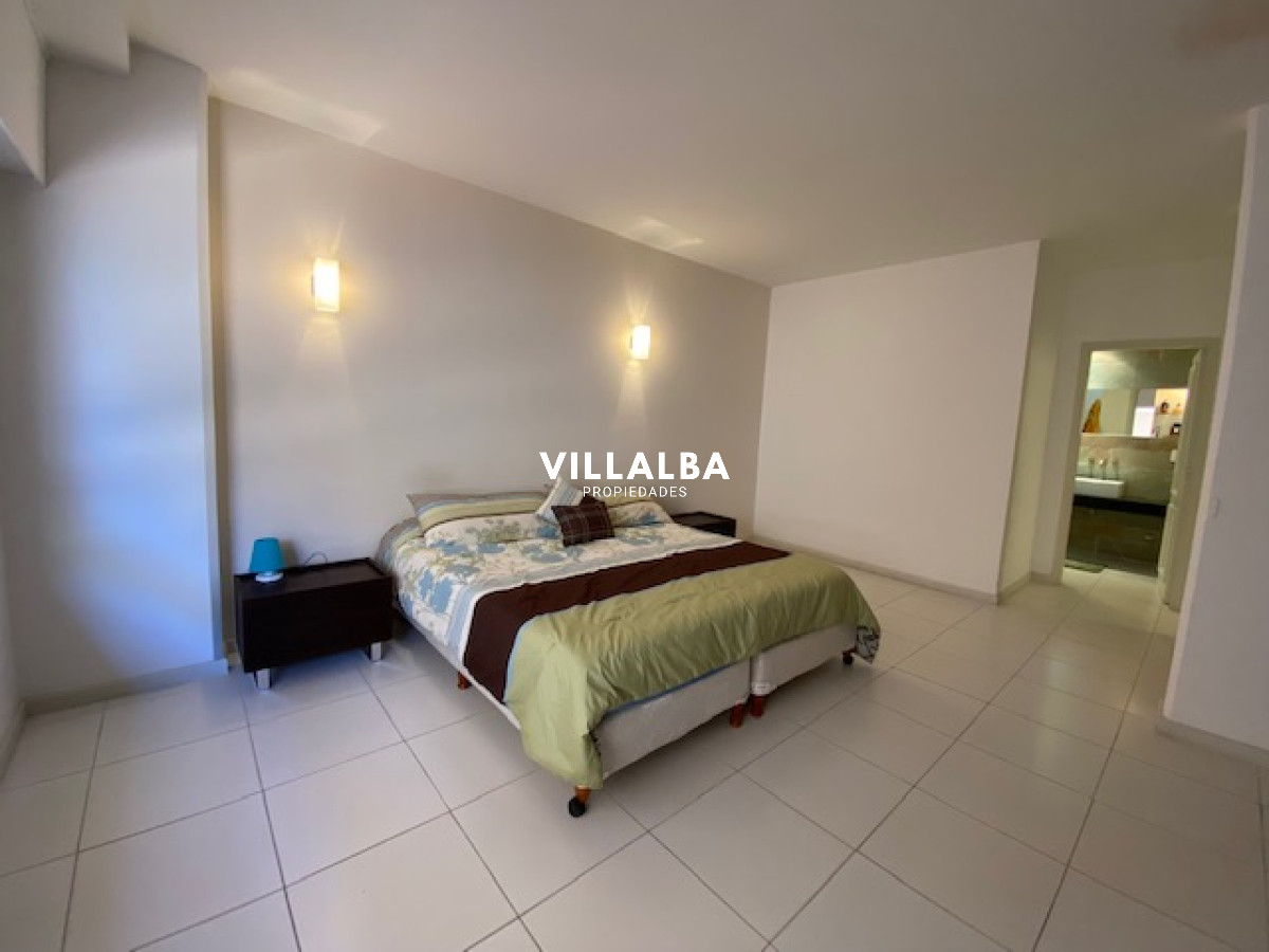 Apartamento ID.1823 - Apartamento en plena península de 3 dormitorios 3 baños mas toilette. Consulte !!!!