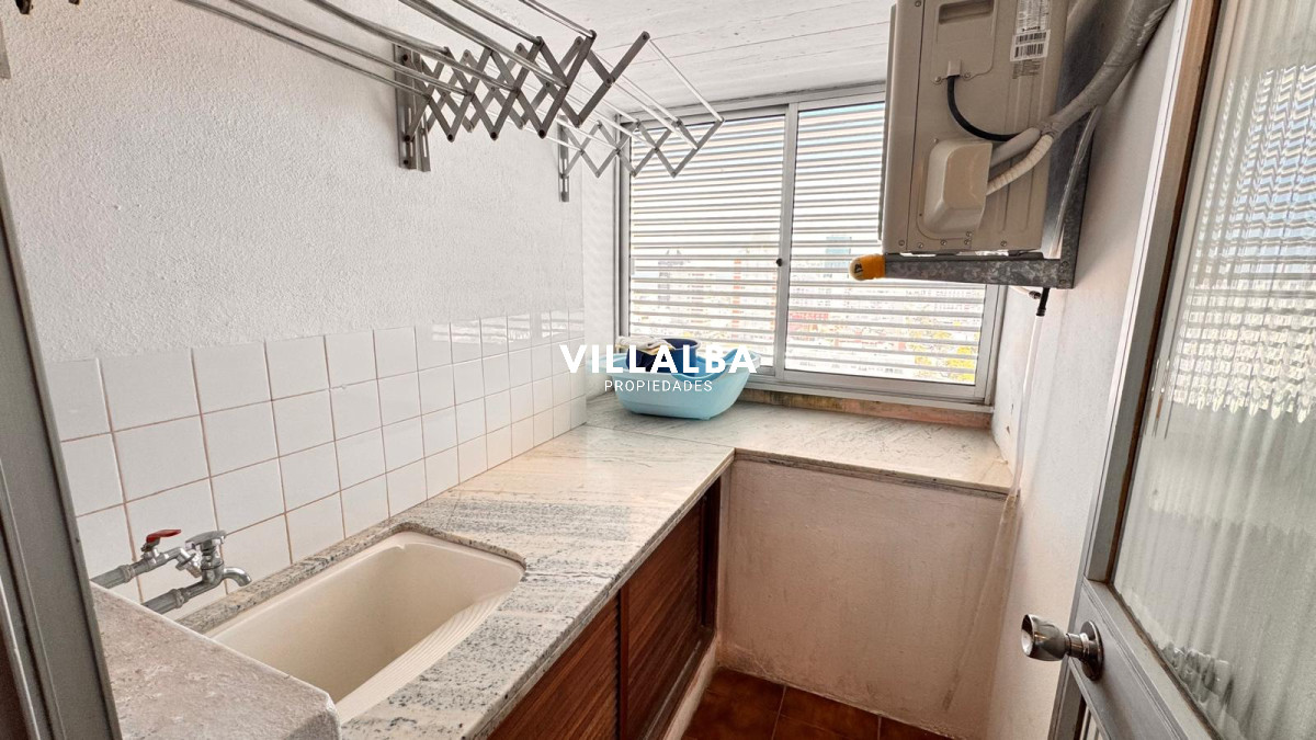 Apartamento ID.4235 - Apto en Torre Gattas -3 dor, 3 Baños, Balcón con vista a la playa mansa y brava. 