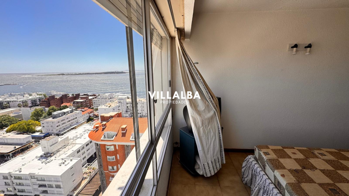 Apartamento ID.4235 - Apto en Torre Gattas -3 dor, 3 Baños, Balcón con vista a la playa mansa y brava. 
