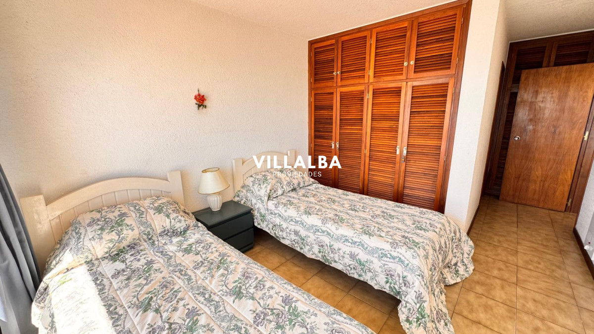 Apartamento ID.4235 - Apto en Torre Gattas -3 dor, 3 Baños, Balcón con vista a la playa mansa y brava. 