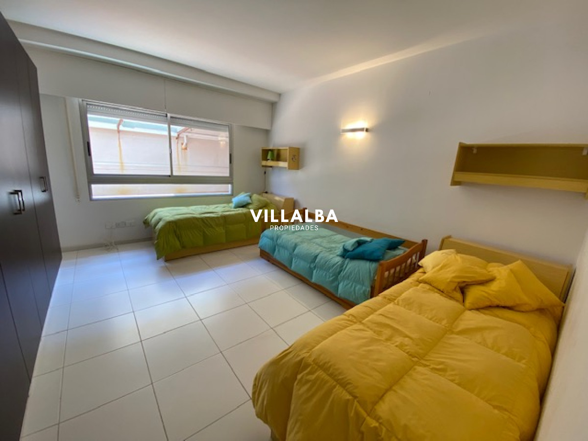 Apartamento ID.1823 - Apartamento en plena península de 3 dormitorios 3 baños mas toilette. Consulte !!!!