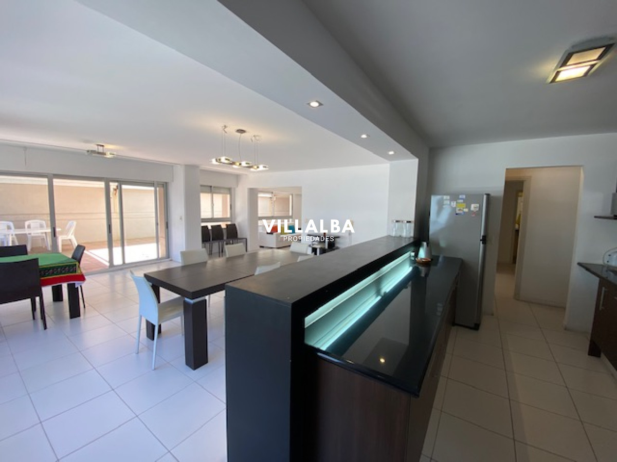 Apartamento ID.1823 - Apartamento en plena península de 3 dormitorios 3 baños mas toilette. Consulte !!!!