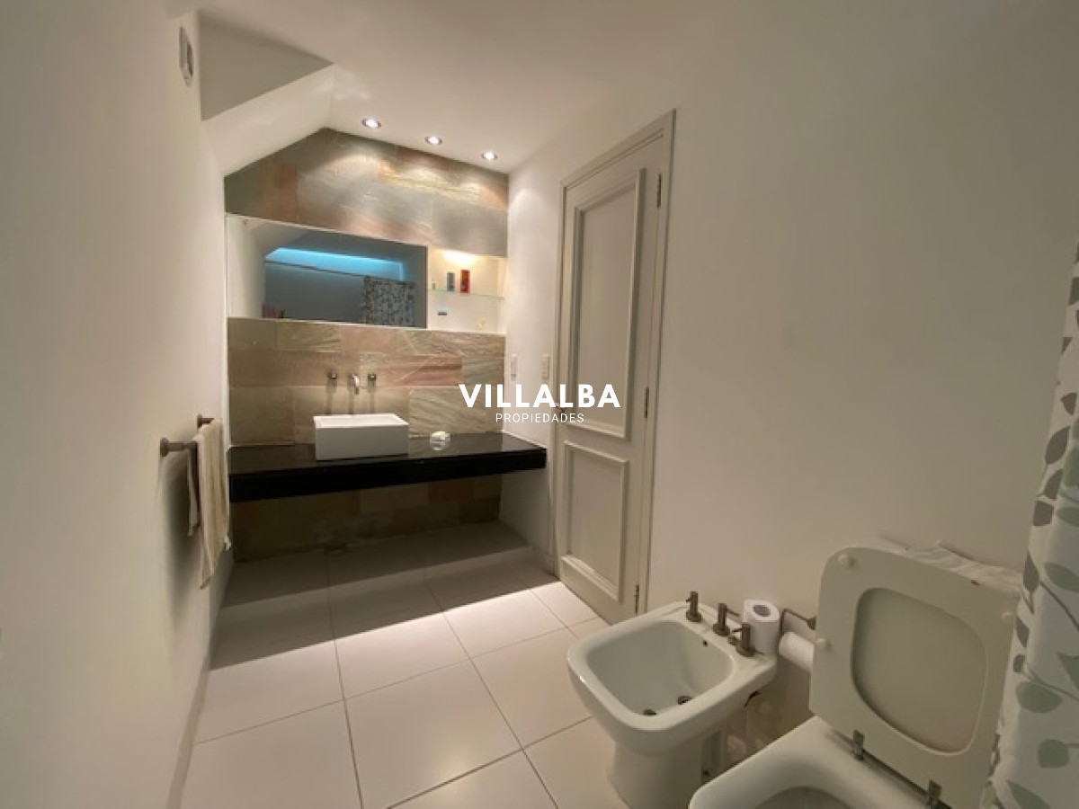 Apartamento ID.1823 - Apartamento en plena península de 3 dormitorios 3 baños mas toilette. Consulte !!!!