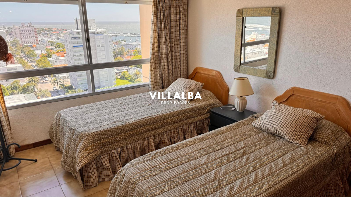 Apartamento ID.4235 - Apto en Torre Gattas -3 dor, 3 Baños, Balcón con vista a la playa mansa y brava. 