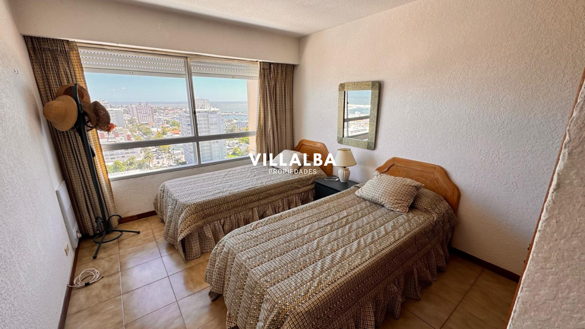 Apartamento ID.4235 - Apto en Torre Gattas -3 dor, 3 Baños, Balcón con vista a la playa mansa y brava. 