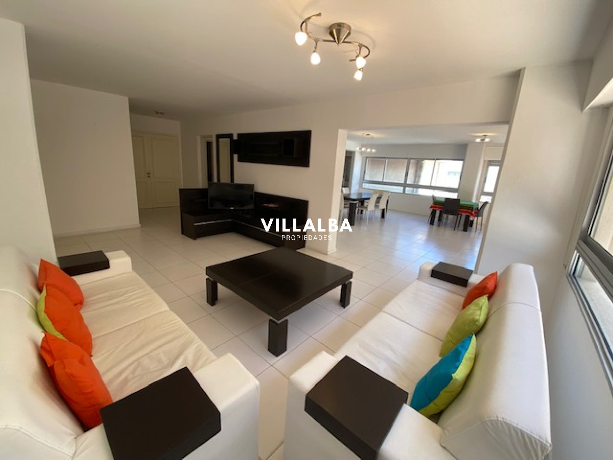 Apartamento ID.1823 - Apartamento en plena península de 3 dormitorios 3 baños mas toilette. Consulte !!!!