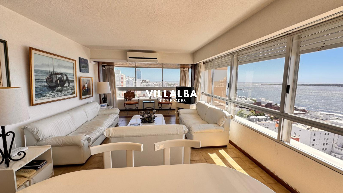 Apartamento ID.4235 - Apto en Torre Gattas -3 dor, 3 Baños, Balcón con vista a la playa mansa y brava. 