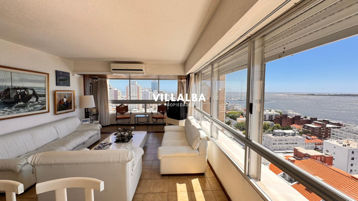 Apartamento ID.4235 - Apto en Torre Gattas -3 dor, 3 Baños, Balcón con vista a la playa mansa y brava. 