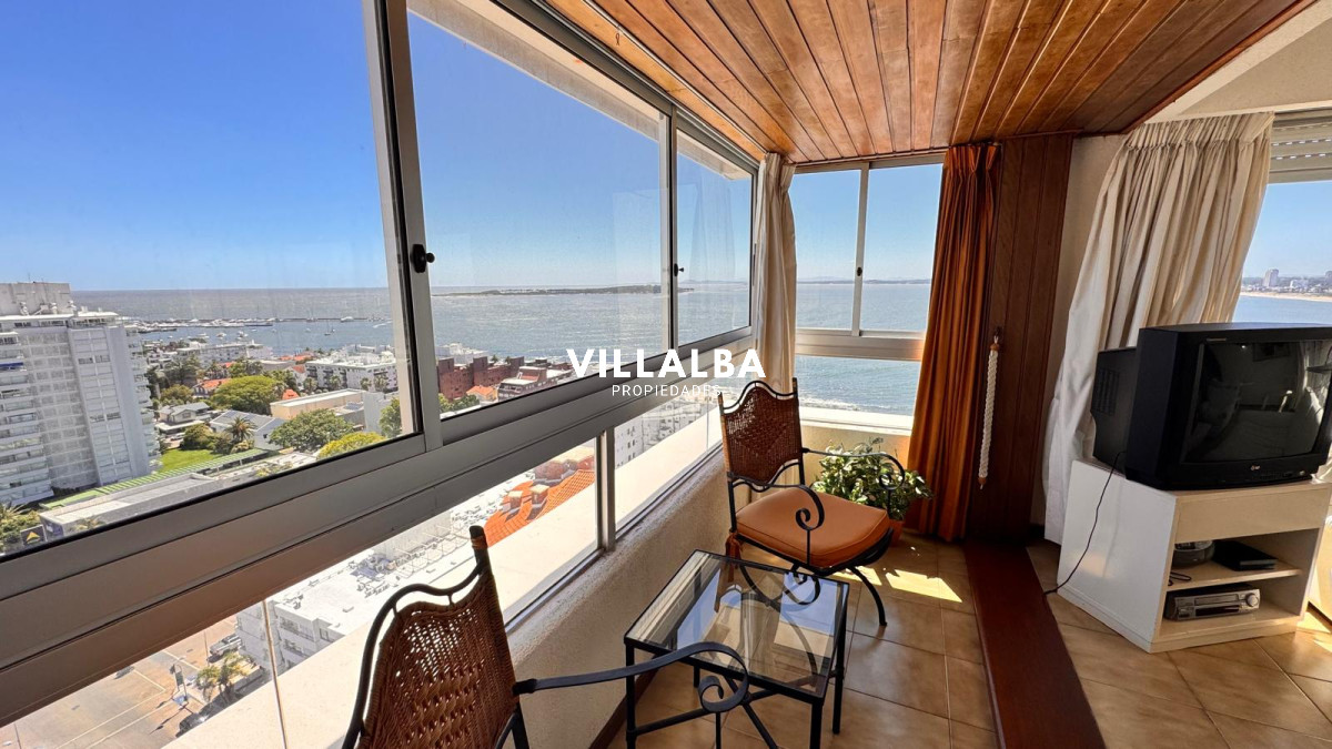 Apartamento ID.4235 - Apto en Torre Gattas -3 dor, 3 Baños, Balcón con vista a la playa mansa y brava. 