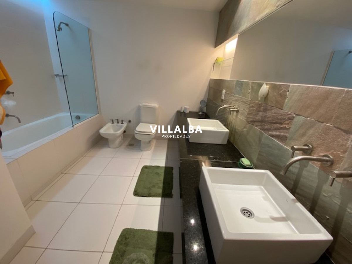 Apartamento ID.1823 - Apartamento en plena península de 3 dormitorios 3 baños mas toilette. Consulte !!!!