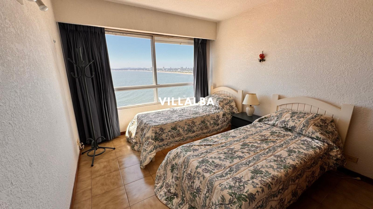 Apartamento ID.4235 - Apto en Torre Gattas -3 dor, 3 Baños, Balcón con vista a la playa mansa y brava. 