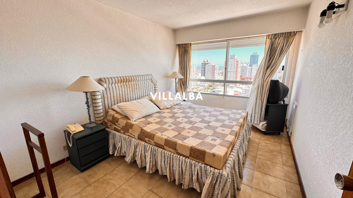Apartamento ID.4235 - Apto en Torre Gattas -3 dor, 3 Baños, Balcón con vista a la playa mansa y brava. 