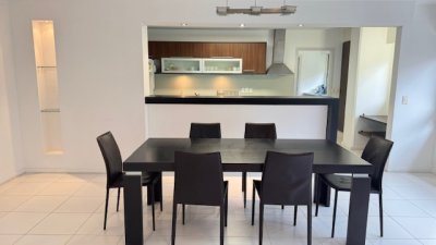 Apartamento en plena península de 3 dormitorios 3 baños mas toilette. Consulte !!!!