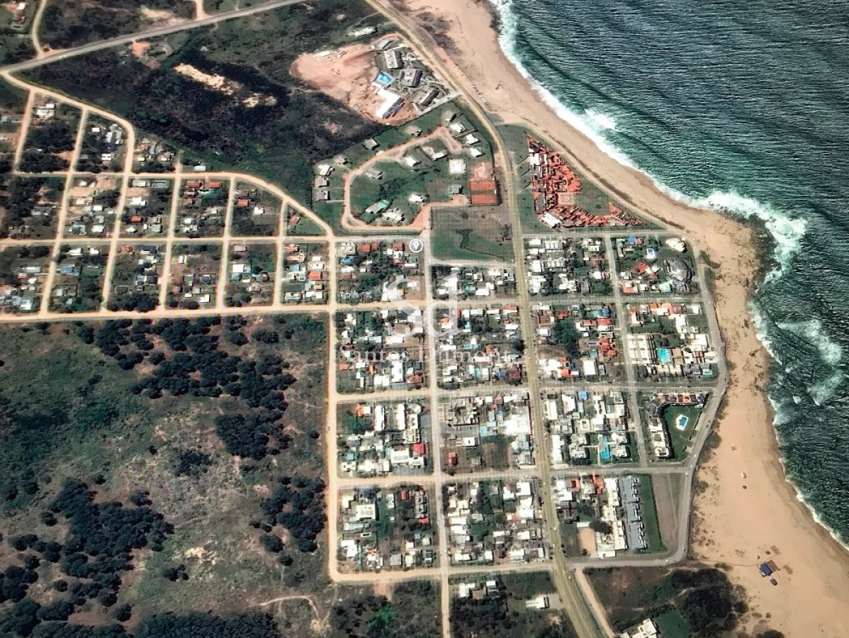 Terreno ID.24025 - Terreno con una ubicacion Espectacular frente a la plaza donde esta el Chorro y frente al complejo de Terrazas. 