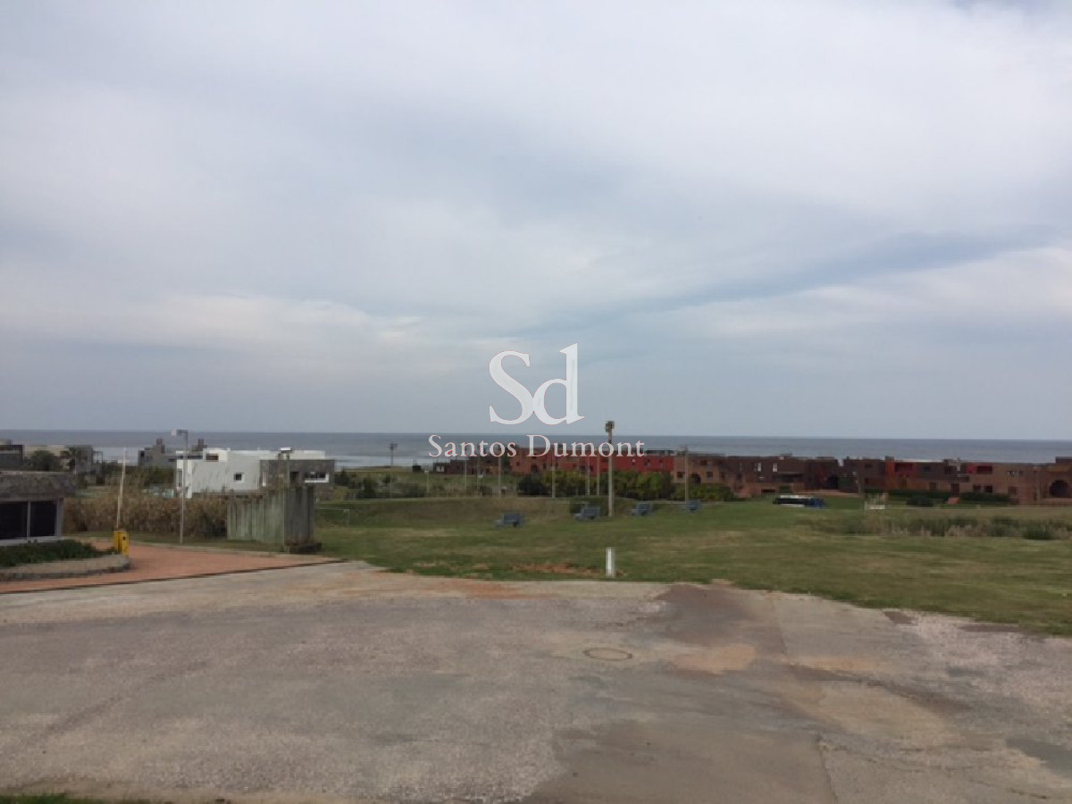 Terreno ID.24025 - Terreno con una ubicacion Espectacular frente a la plaza donde esta el Chorro y frente al complejo de Terrazas. 
