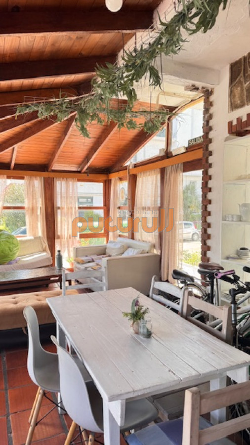 Casa ID.2109 - Casa a pasos de la rambla mansa - Apta para Hostel y gastronomía.