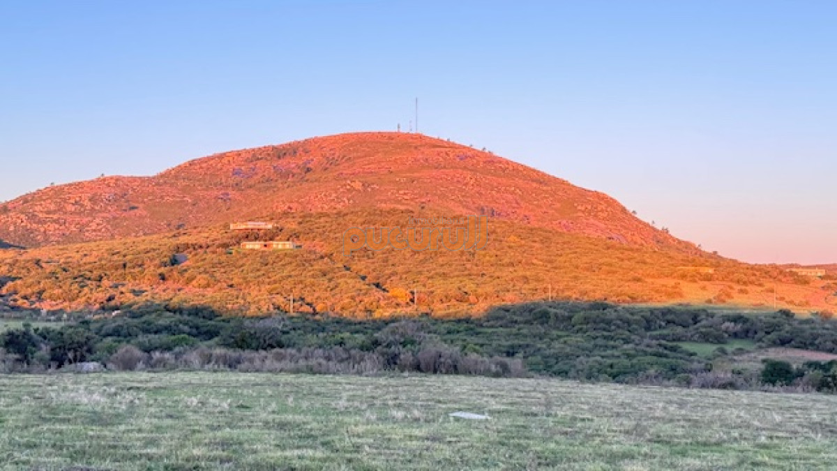 Campo Ref.1742 - Chacra de 6 has con 664 m2 - cerca de Piriapolis y del parque de fauna natural