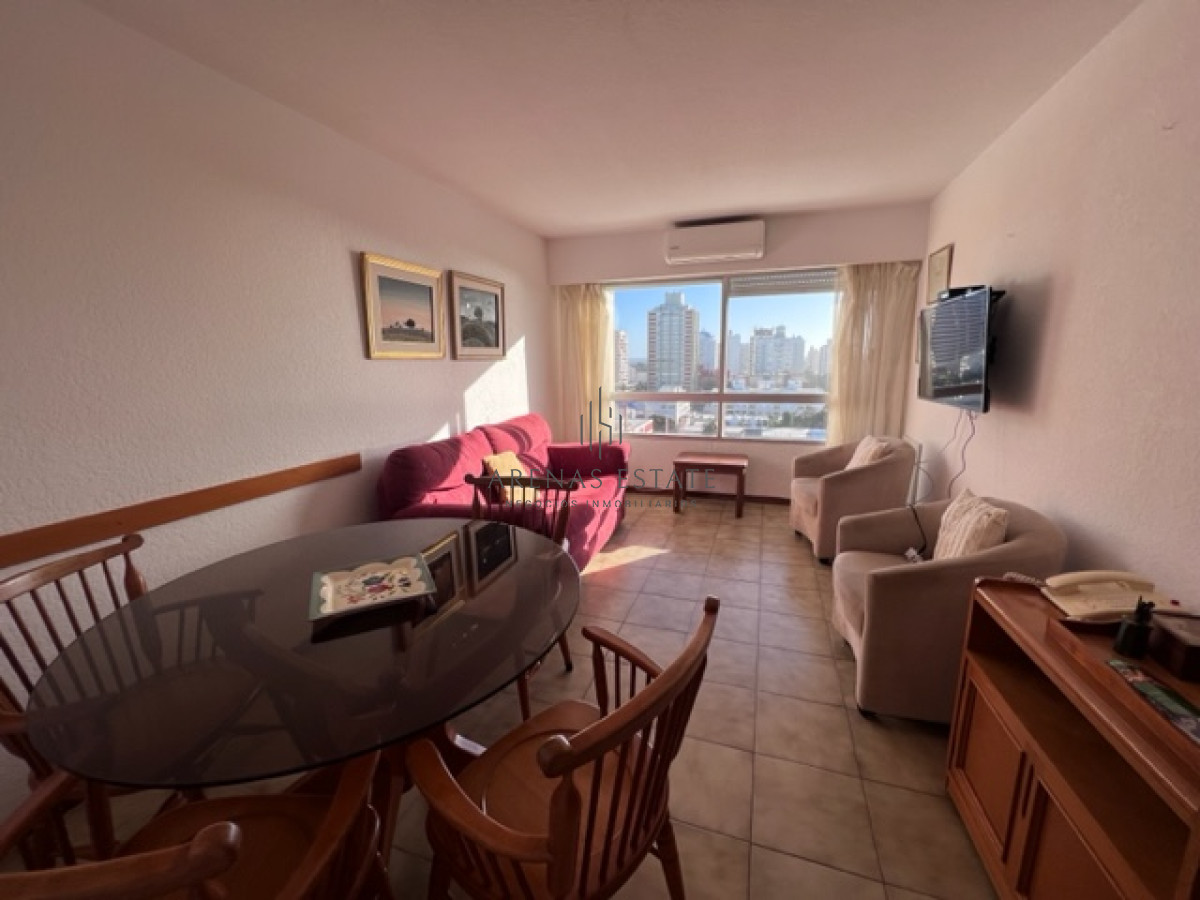 Apartamento ID.1603 - Apartamento en Peninsula a 1 cuadra playa mansa y a 2 playa brava.