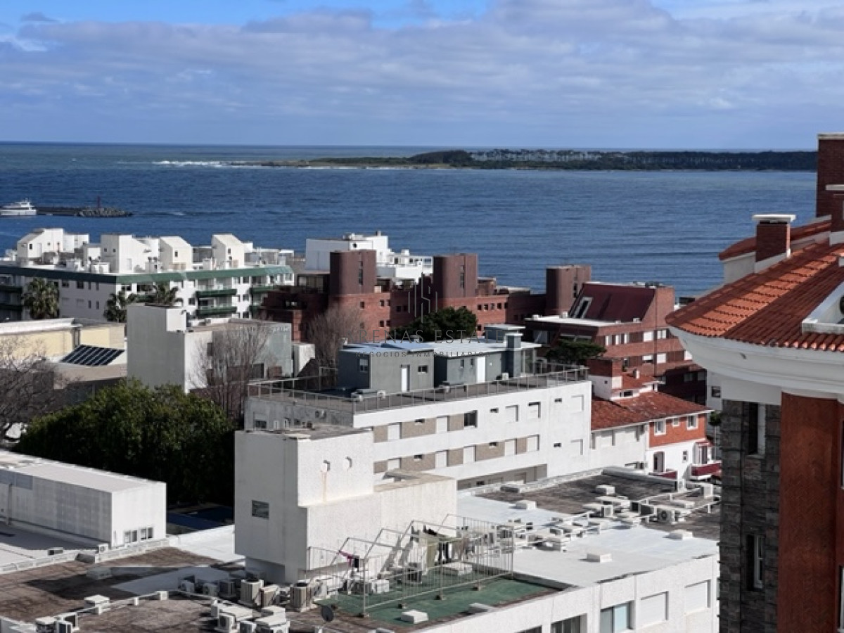 Apartamento ID.1603 - Apartamento en Peninsula a 1 cuadra playa mansa y a 2 playa brava.