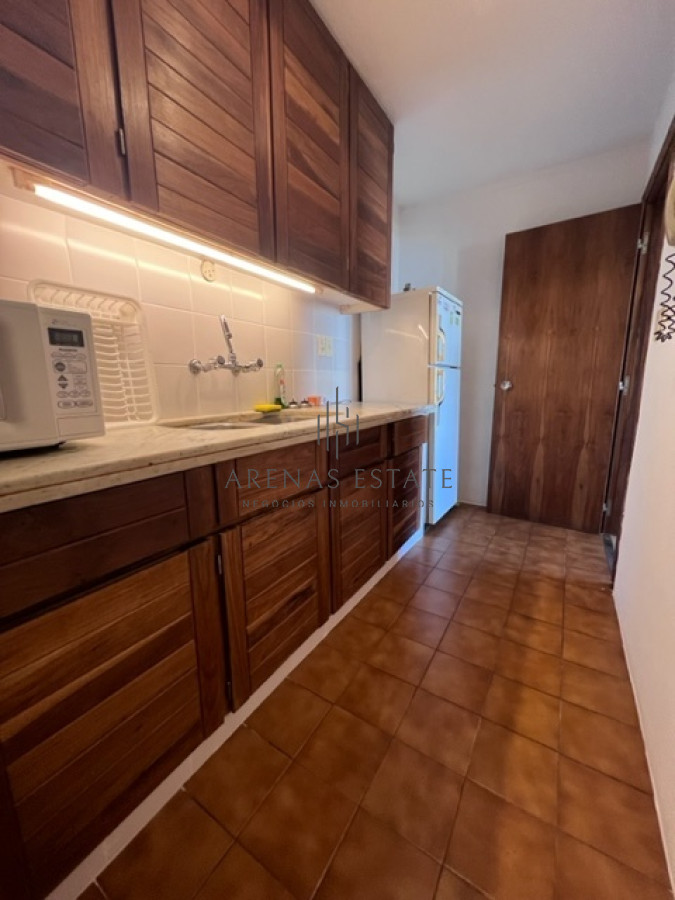 Apartamento ID.1603 - Apartamento en Peninsula a 1 cuadra playa mansa y a 2 playa brava.