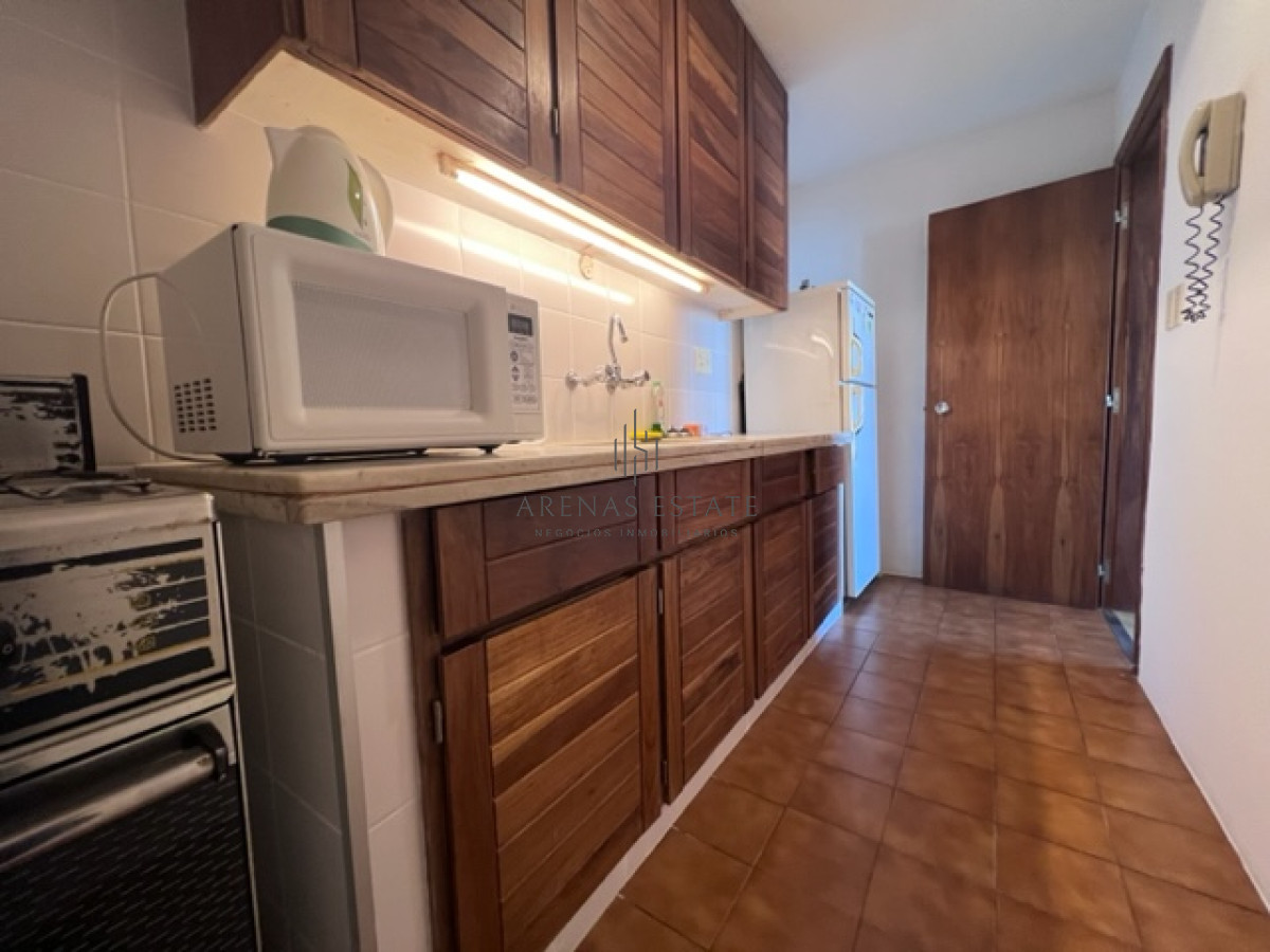 Apartamento ID.1603 - Apartamento en Peninsula a 1 cuadra playa mansa y a 2 playa brava.