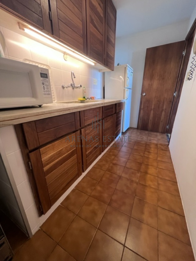 Apartamento ID.1603 - Apartamento en Peninsula a 1 cuadra playa mansa y a 2 playa brava.