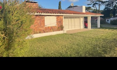 Venta casa 3 dormitorios en Barrio Arcobaleno, Playa Mansa, Punta del Este