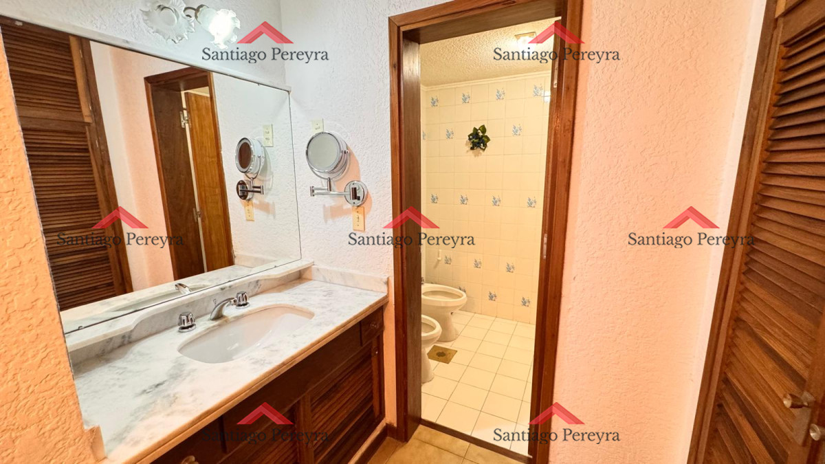 Apartamento ID.16800 - Apto en Torre Gattas -3 dor, 3 Baños, Balcón con vista a la playa mansa y brava.