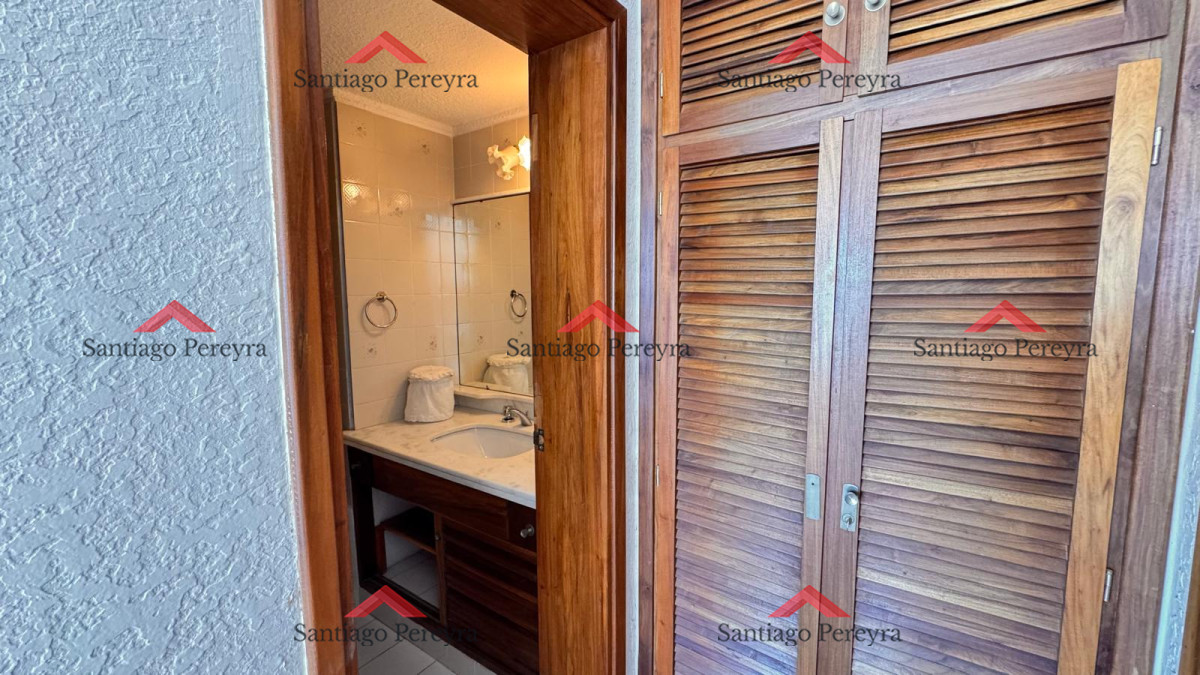 Apartamento ID.16800 - Apto en Torre Gattas -3 dor, 3 Baños, Balcón con vista a la playa mansa y brava.