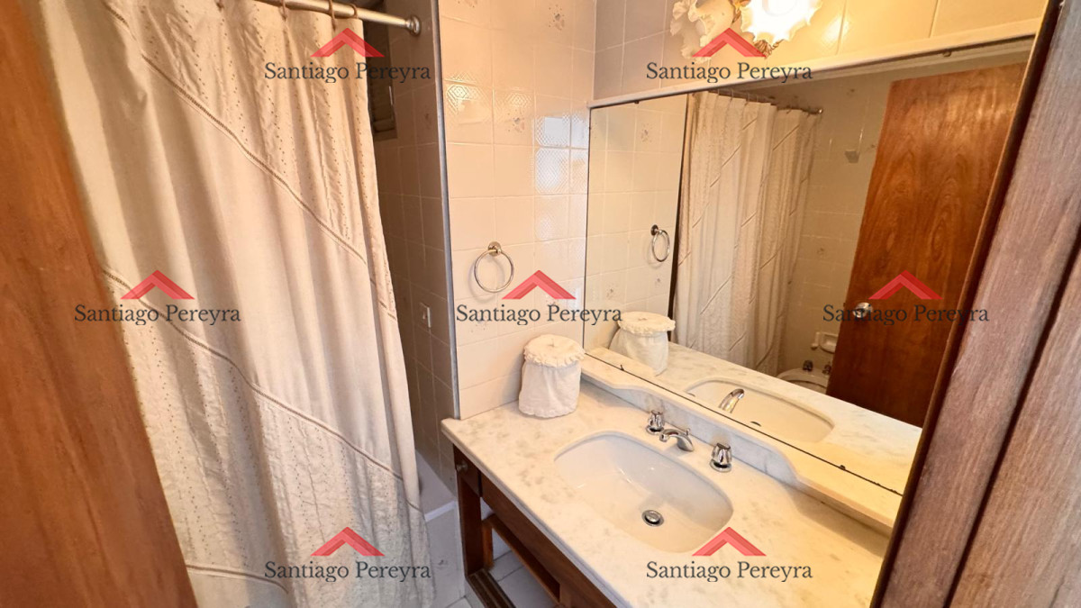 Apartamento ID.16800 - Apto en Torre Gattas -3 dor, 3 Baños, Balcón con vista a la playa mansa y brava.