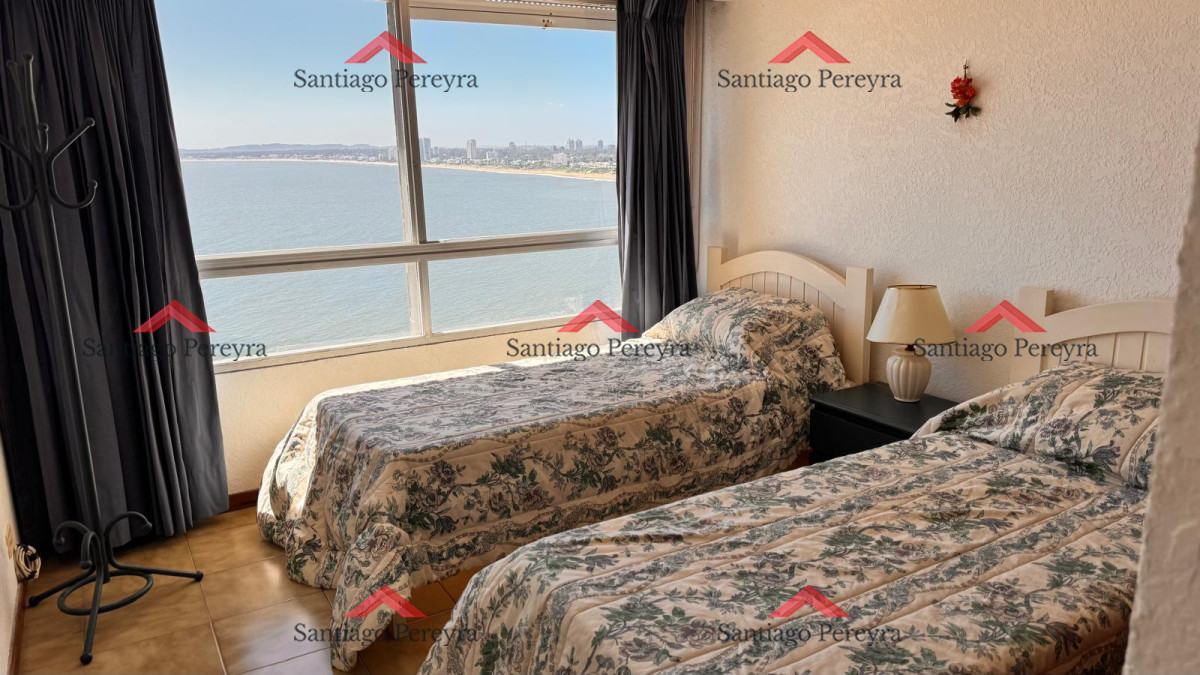 Apartamento ID.16800 - Apto en Torre Gattas -3 dor, 3 Baños, Balcón con vista a la playa mansa y brava.