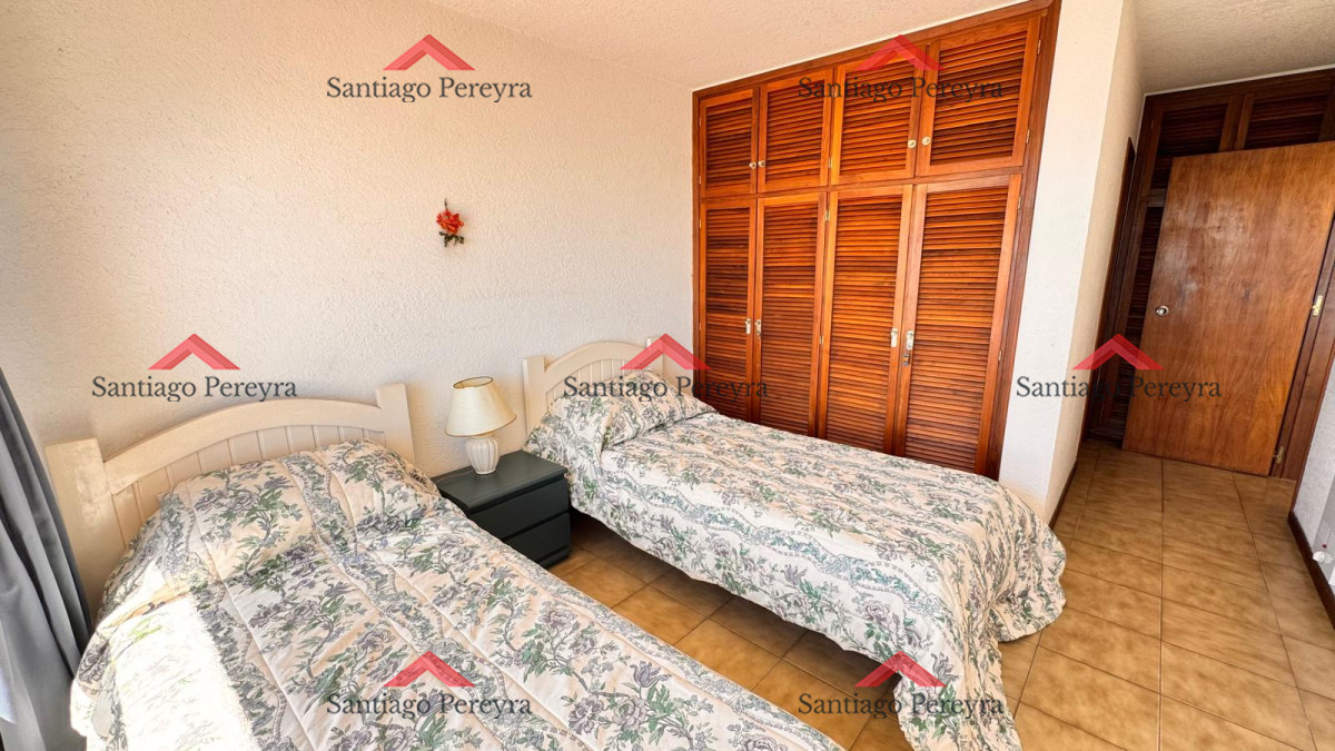 Apartamento ID.16800 - Apto en Torre Gattas -3 dor, 3 Baños, Balcón con vista a la playa mansa y brava.