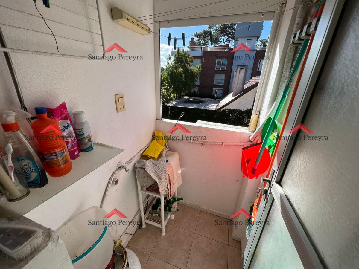 Apartamento ID.14186 - Hermoso apartamento orientación al sol, con cochera!!! Consulte por más información!!!