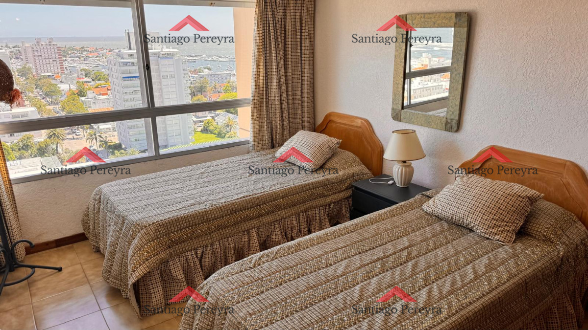 Apartamento ID.16800 - Apto en Torre Gattas -3 dor, 3 Baños, Balcón con vista a la playa mansa y brava.