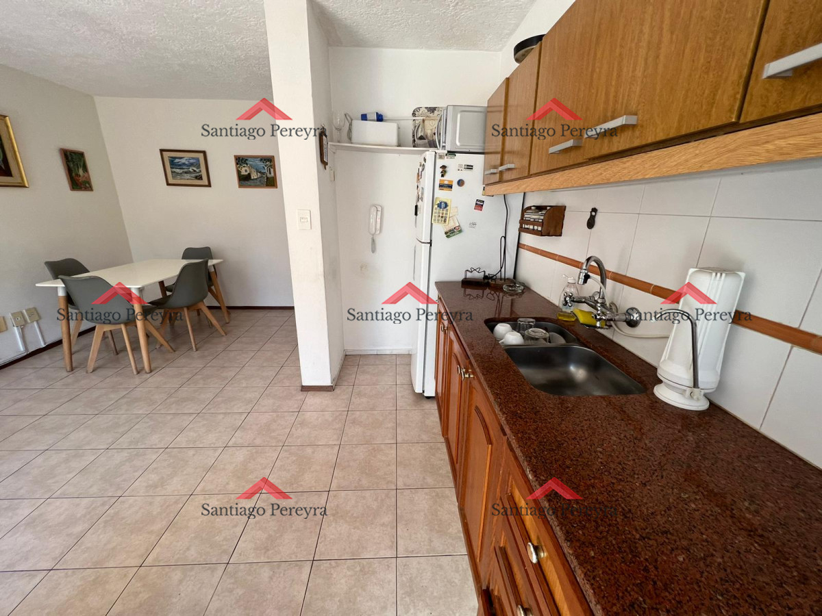 Apartamento ID.14186 - Hermoso apartamento orientación al sol, con cochera!!! Consulte por más información!!!