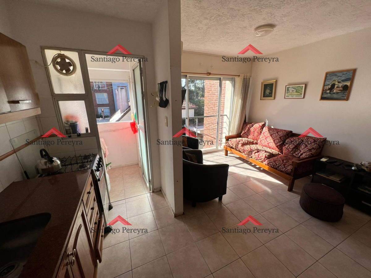 Apartamento ID.14186 - Hermoso apartamento orientación al sol, con cochera!!! Consulte por más información!!!