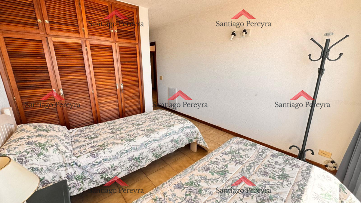 Apartamento ID.16800 - Apto en Torre Gattas -3 dor, 3 Baños, Balcón con vista a la playa mansa y brava.