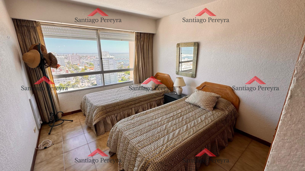 Apartamento ID.16800 - Apto en Torre Gattas -3 dor, 3 Baños, Balcón con vista a la playa mansa y brava.