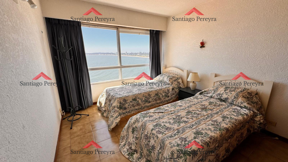 Apartamento ID.16800 - Apto en Torre Gattas -3 dor, 3 Baños, Balcón con vista a la playa mansa y brava.