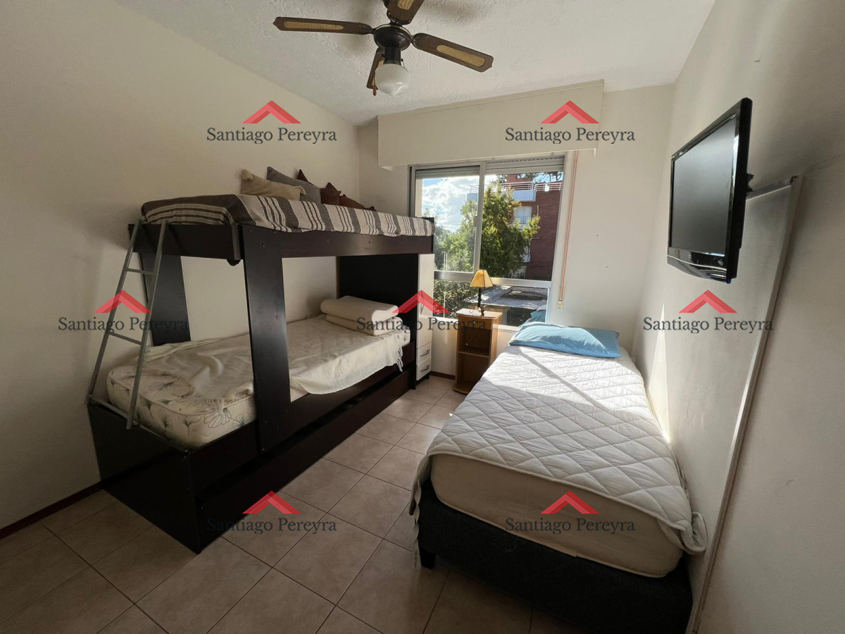 Apartamento ID.14186 - Hermoso apartamento orientación al sol, con cochera!!! Consulte por más información!!!