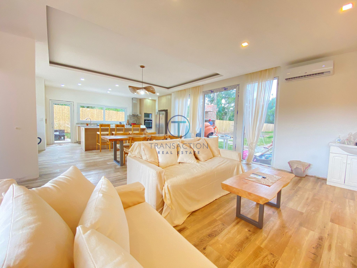 Casa ID.1039/Venta--casa-Jardines-de-cordoba- - HERMOSA Casa a Estrenar en Marly, Beverly Hills Punta del Este!!! CONSULTENOS!!! 