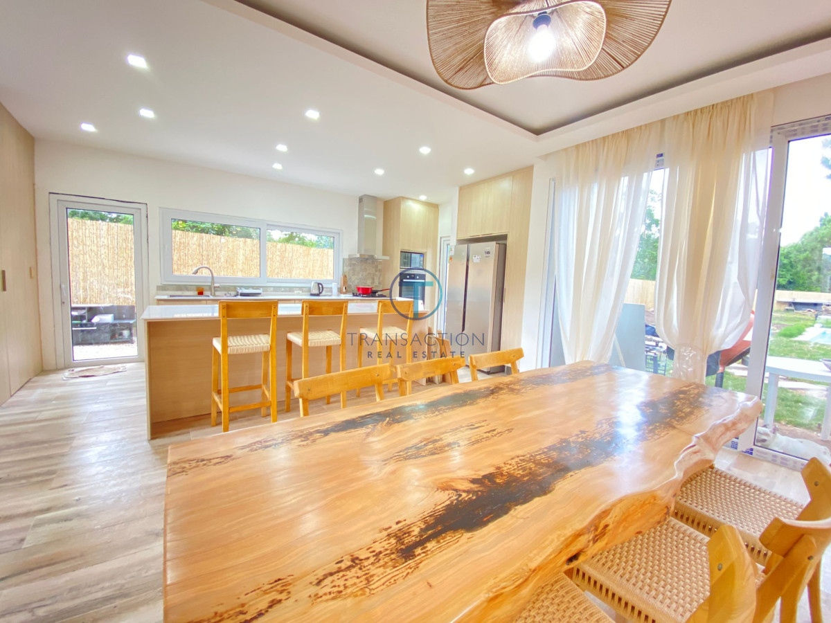 Casa ID.1039/Venta--casa-Jardines-de-cordoba- - HERMOSA Casa a Estrenar en Marly, Beverly Hills Punta del Este!!! CONSULTENOS!!! 
