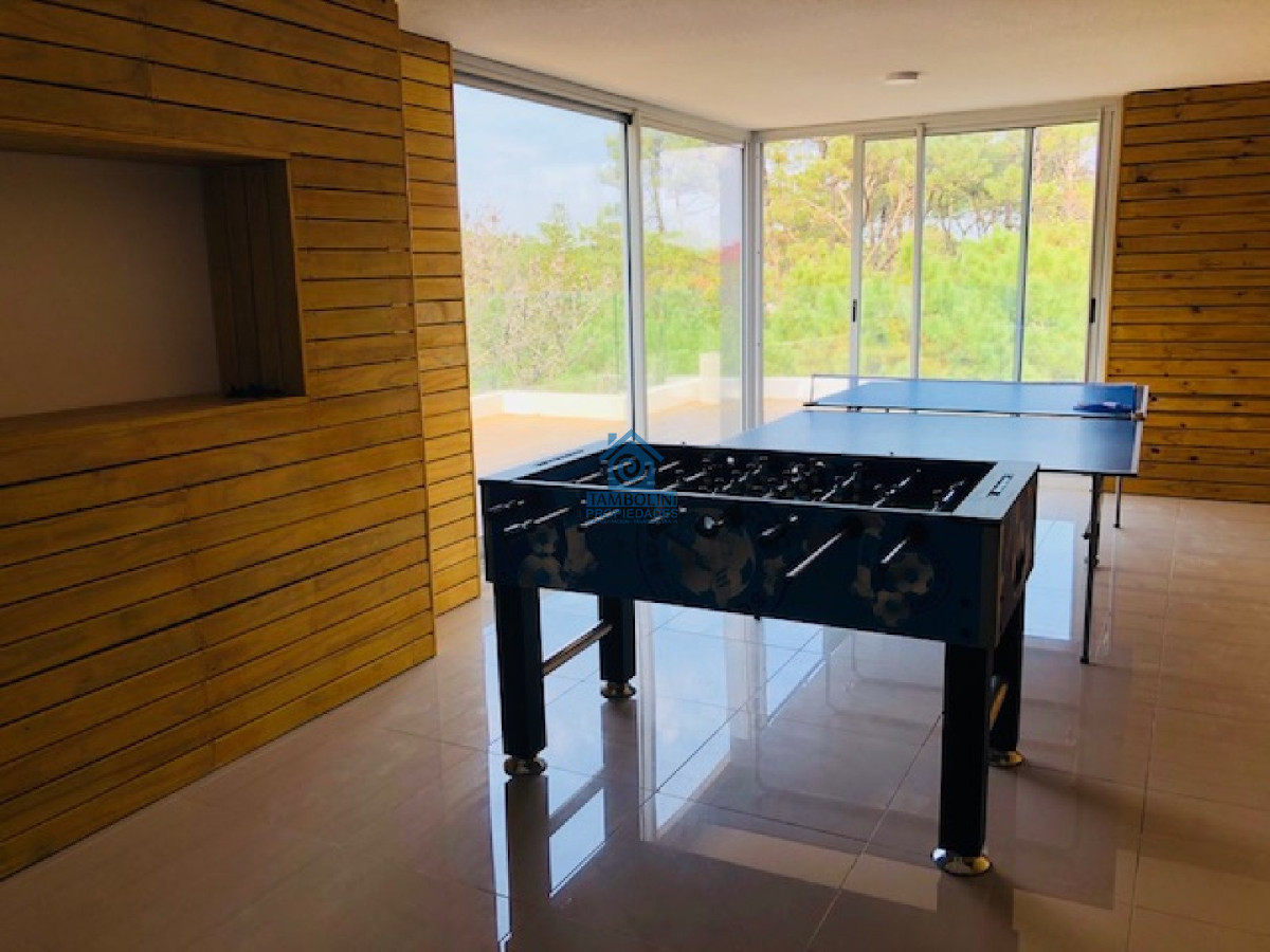 Apartamento ID.55 - Penthouse - Venta y Alquiler Anual 2 dormitorios 2 baños 