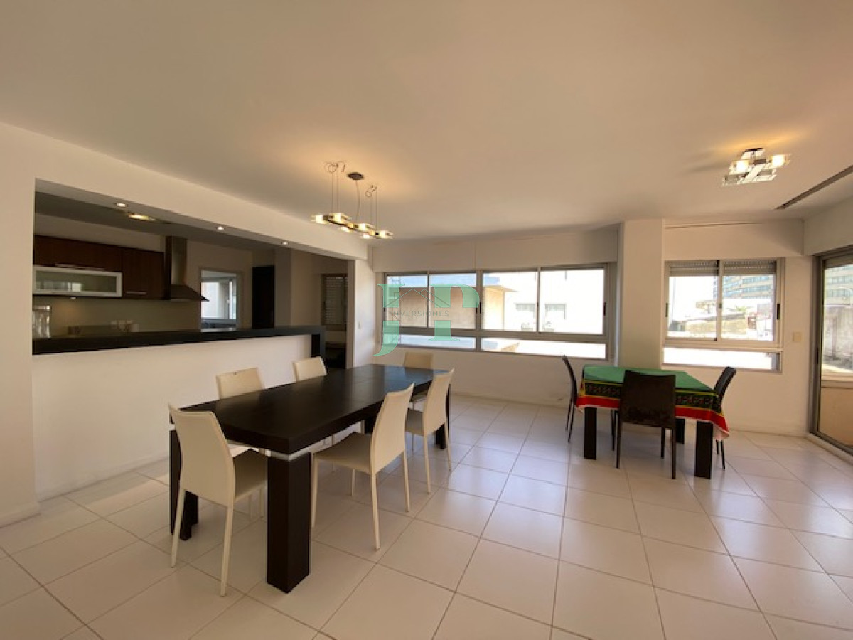 Apartamento ID.603 - Apartameto en plena peninsula de 3 domitorios 3 baños mas toilete. Consulte !!!!