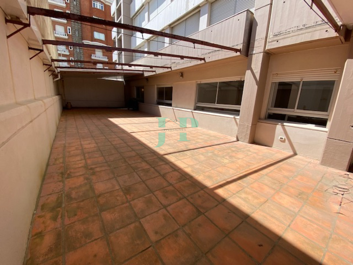 Apartamento ID.603 - Apartameto en plena peninsula de 3 domitorios 3 baños mas toilete. Consulte !!!!