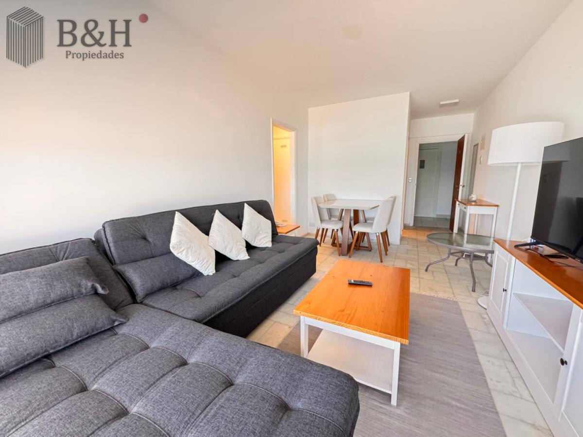 Apartamento ID.6253 - Apartamento en de 1 dormitorio frente a playa Brava.